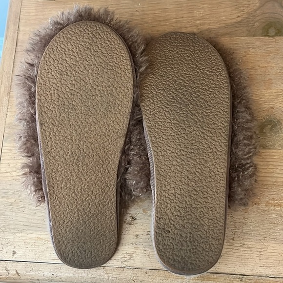 Anthropologie Teddy Slide Slippers Fuzzy Size Small (5-6) Faux Fur Soft Brown - Picture 6 of 8